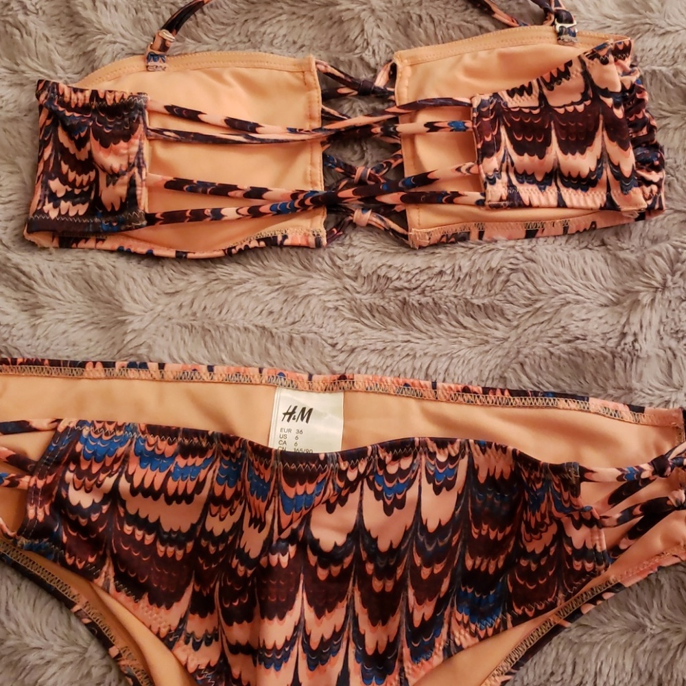 Bathing suit - Picture 2 of 2